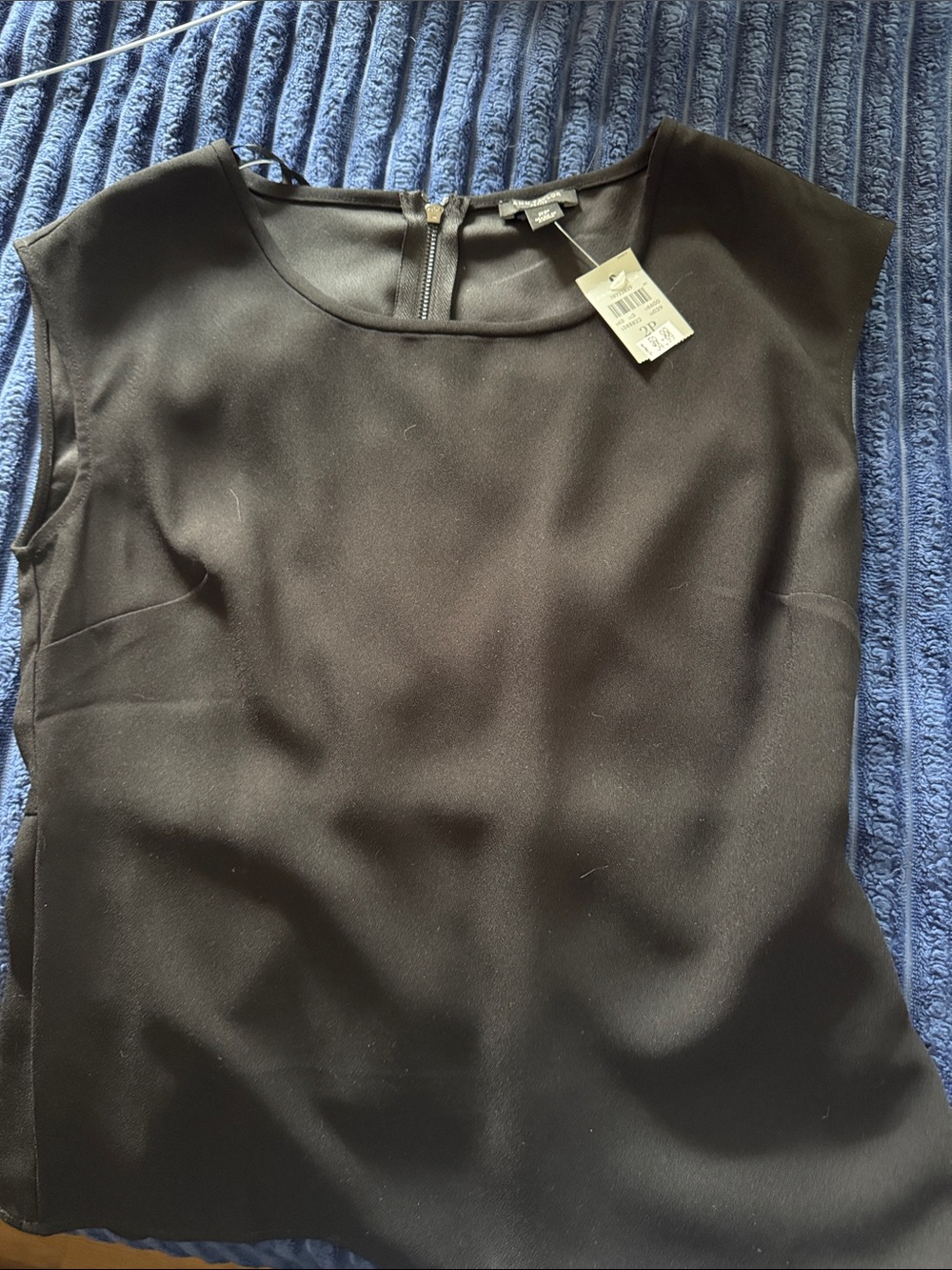 Ann Taylor Black Sleeveless Round-Neck Blouse